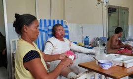 Chị Huệ đang điều trị tại bệnh viện.