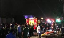 Cửa hàng bán đồ gia dụng cháy rụi trong đêm.