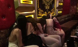 Trăm tiếp viên lưng trần 'thác loạn' trong tụ điểm ăn chơi ở Sài Gòn