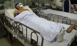 Thượng uý Trần Đức Trung đang được điều trị tại bệnh viện Chợ Rẫy.