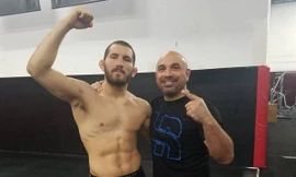 Tung đòn trời giáng, võ sĩ MMA hạ đối thủ trong chớp mắt