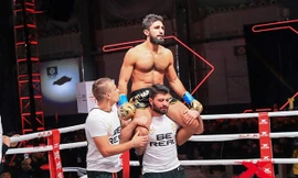 Khinh thường đối thủ, võ sĩ kickboxer thua thảm trong chớp mắt