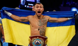 Võ sỹ quyền Anh khoe cảnh đóng đinh bằng tay không gây sốc