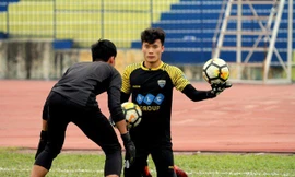 Thủ môn Bùi Tiến Dũng trở lại bắt chính tại AFC Cup