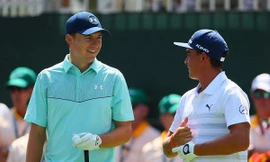 Rickie Fowler và Jordan Spieth có một ngày thi đấu không thành công