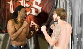 Võ sĩ Timothy Woods (trái) và Tim Carol