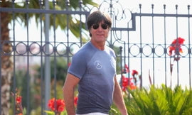 HLV tuyển Đức đẹp trai như tài tử, thu hút mọi ánh nhìn