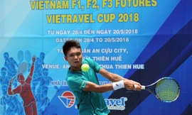 Các tay vợt Việt Nam bị loại sạch trên sân nhà