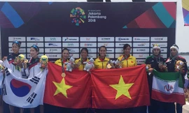 4 cô gái "vàng" Rowing Việt Nam hân hoan nhận huy chương