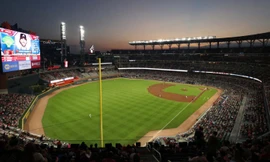 Hãi hùng phát hiện thi thể giấu ở sân bóng chày Mỹ