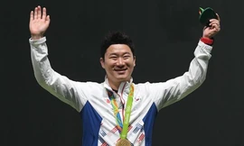 Tượng đài bắn súng thế giới Jin Jong Oh đến Việt Nam truyền cảm hứng