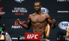 Hall bị nghi ngất xỉu do ép cân quá độ