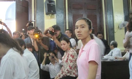 Người đẹp Mỹ Xuân gầy gò trong phiên xét xử
