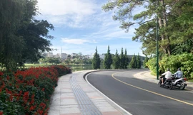 Tuyến đường quanh hồ Xuân Hương vắng vẻ