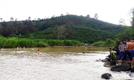 Ra sông Đại Nga tắm, 2 anh em ruột bị đuối nước 