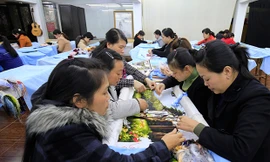 Các nghệ nhân thêu tranh