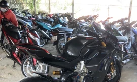 Hàng chục xe mô tô vi phạm bị tạm giữ