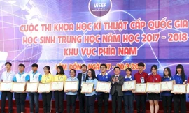 Trao giải Nhất cho các dự án