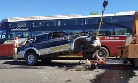 Cứu hộ chiếc xe bị tai nạn