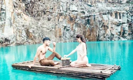 Bộ ảnh phản cảm liên quan đến Á hậu Thu Dung chụp tại Tuyệt Tình Cốc