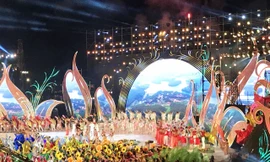 Cảnh diễn nghệ thuật tại lễ khai mạc Festival hoa Đà Lạt 2019