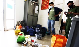 Tang vật thu giữ tại nơi ở của các đối tượng