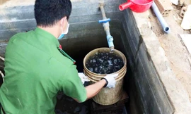 Nước thải đen ngòm tại khu vực chiết tách vàng trái phép