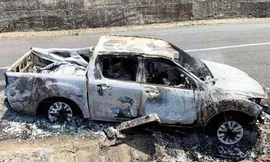 Cửa hàng nhà ông Minh cửa đóng then cài