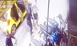 Cầm hung khí lao vào quán Thuận Phát chém người