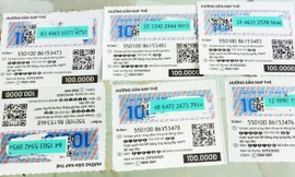 Một số thẻ cào điện thoại mà chủ nhà xe đã gửi cho kẻ lừa đảo