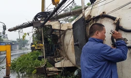 Xe bồn gây tai nạn.