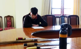 Hung khí thu giữ từ nơi ở của các đối tượng