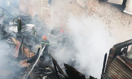 Lực lượng chức năng chữa cháy