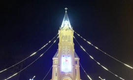 Nhà thờ Chánh tòa được trang hoàng lộng lẫy