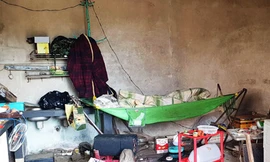 Chiếc võng nạn nhân đang nằm thì bị đâm chết