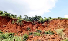 Sụt lún, sạt lở đất ở xã Đạ Đờn