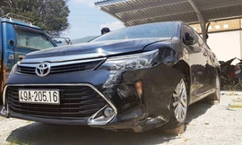 Chiếc Toyota Camry đang bị tạm giữ tại Công an huyện Đơn Dương