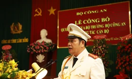 Đại tá Lê Vinh Quy phát biểu khi nhận nhiệm vụ công tác mới