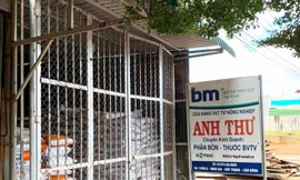 Cửa hàng vật tư nông nghiệp Anh Thư chứa phân bón giả