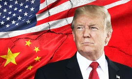 Tổng thống Mỹ Donald Trump thông báo ông vừa đồng ý với thỏa thuận thương mại “giai đoạn 1” với Trung Quốc. Ảnh: Shuttlestock. 