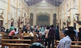 Một nhà thờ ở Colombo bị đánh bom sáng nay. Ảnh: Indianexpress.