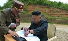 Ông Pak Jong Chon và nhà lãnh đạo Triều Tiên Kim Jong Un. Nguồn: PressTV.