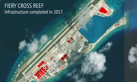 Trung Quốc biến đá Chữ Thập ở Trường Sa thành đảo nhân tạo và quân sự hóa. Ảnh vệ tinh: Digital Globe.