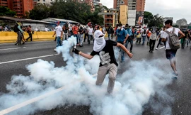 Mỹ cấm bay tầm thấp trong không phận Venezuela