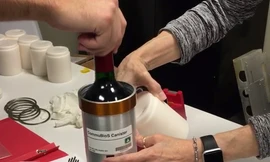 Rượu vang được đặt trong hộp kim loại. Ảnh: Space Cargo Unlimited.