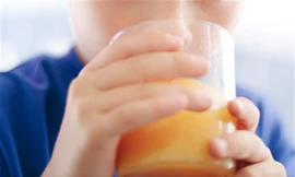 “Nước ép quá và sinh tố tệ không kèm đồ uống có gas”. Ảnh: Telegraph.