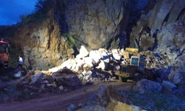 Hiện trường vụ sập mỏ đá