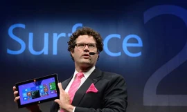 Surface 2 là máy tính bảng thứ 2 do chính Microsoft sản xuất chạy trên hệ điều hành Windows 8.