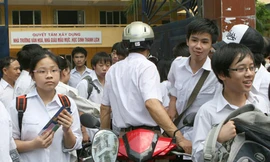 Số lượng thí sinh đăng ký dự thi vào lớp 10 các trường tốp trên, công lập ở Hà Nội đều tăng dù chỉ tiêu giảm - Ảnh: Ngọc Thắng 