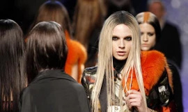  Andreja Pejic tham gia trình diễn bộ sưu tập của Jean Paul Gaultier hồi năm 2012 với tư cách là người mẫu nam nhưng mặc đồ nữ. Ảnh: Reuters